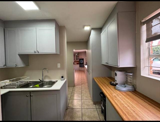 7 BEDROOM HOUSE FOR SALE IN ZWARTKOP